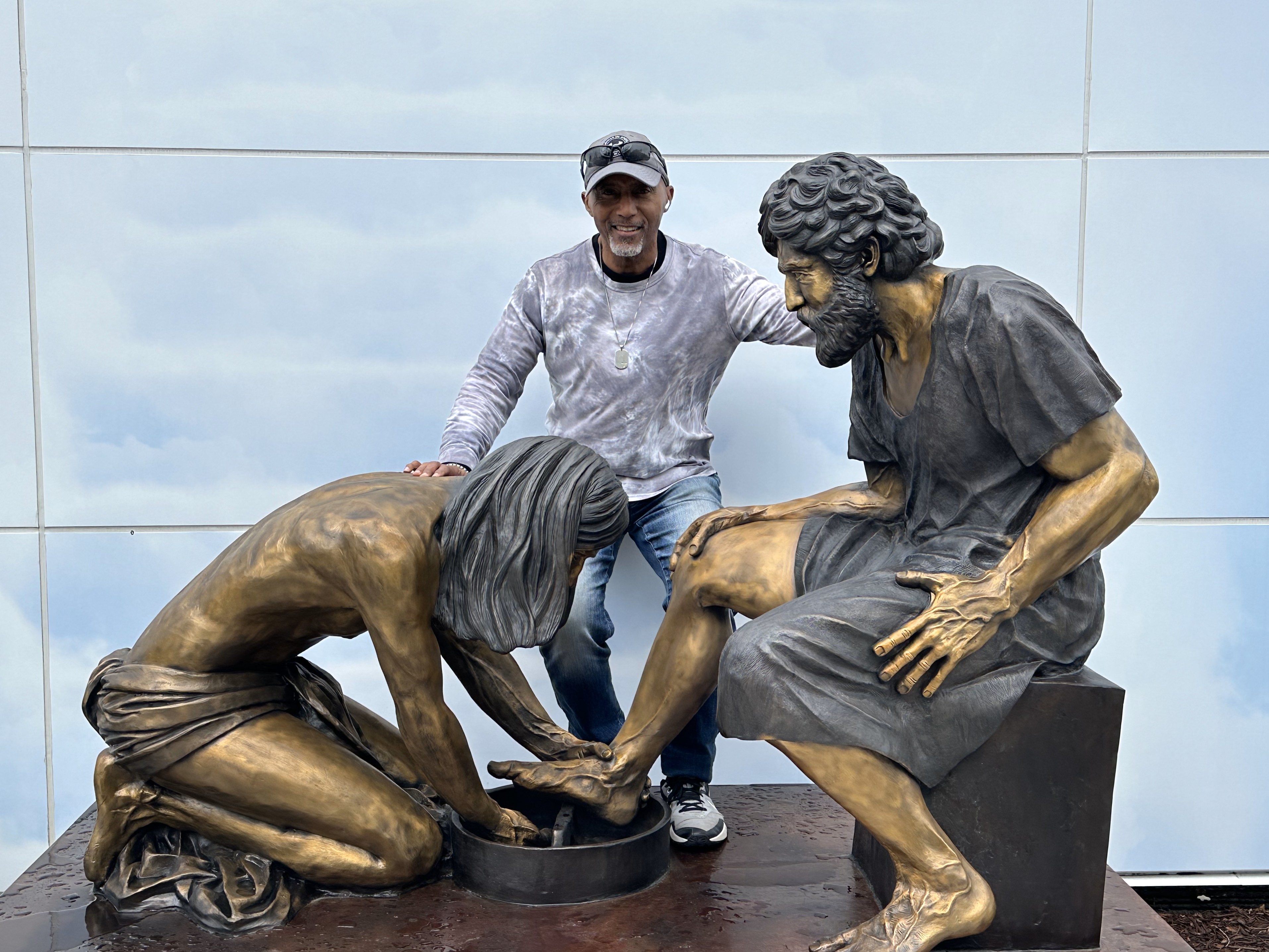 Divine Servant Sculpture being unloaded